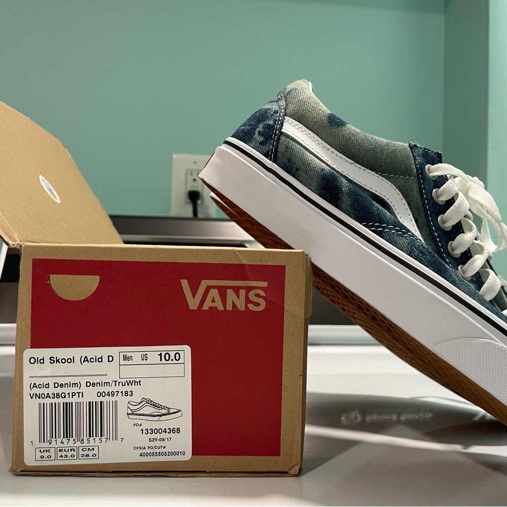 New in Box Men’s Old Skool Acid Wash Vans